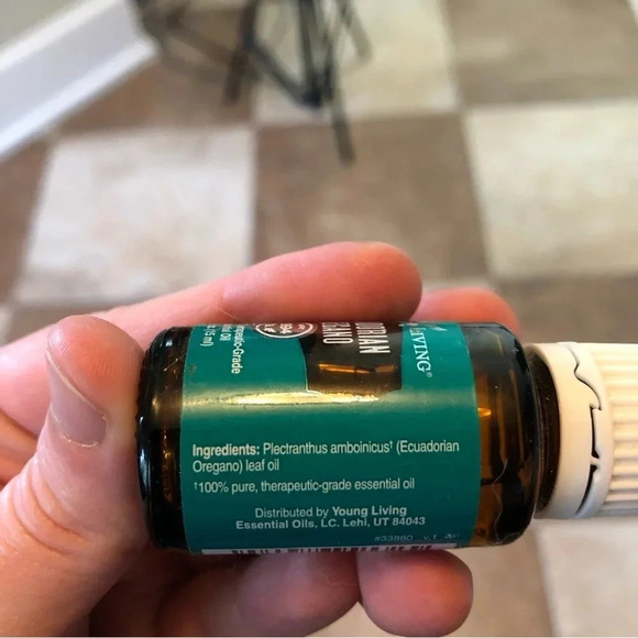 Sealed Young Living Ecuadorian Oregano 15 ml - Picture 2 of 3